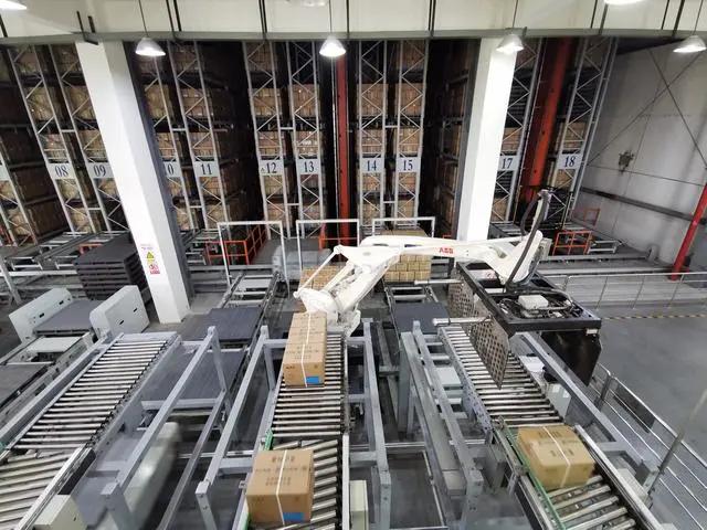 30万袋“双流造”血液滤过置换液驰援武汉