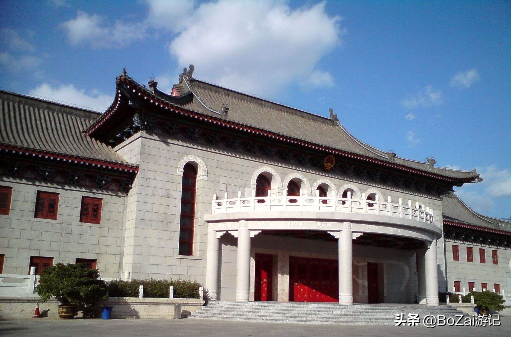 到昆明游玩必去的景点推荐一下,昆明官渡附近景点哪里好玩免费的