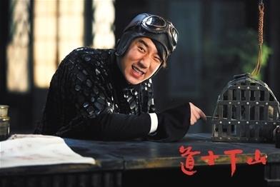 撤侨令出，陈凯歌骑虎难下，成龙为认祖归宗的房祖名挽口碑