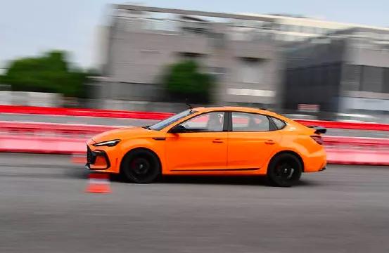 第三代mg6pro独库公路之旅,mg6pro1万公里真实感受