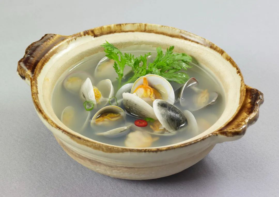 请依次用韩文读出来,请朗读并圈出元音不同的单词