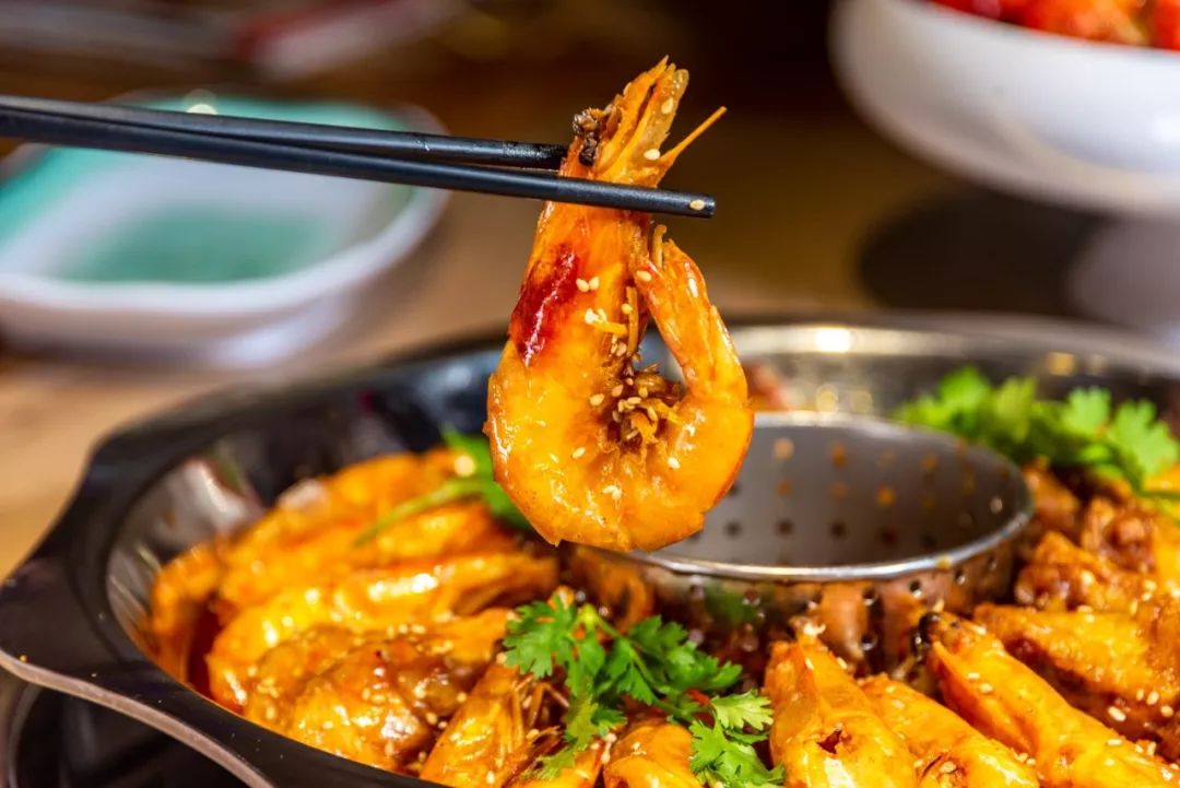大连这家店两人一锅吃到撑,吃完虾还能涮火锅!这是什么操作?