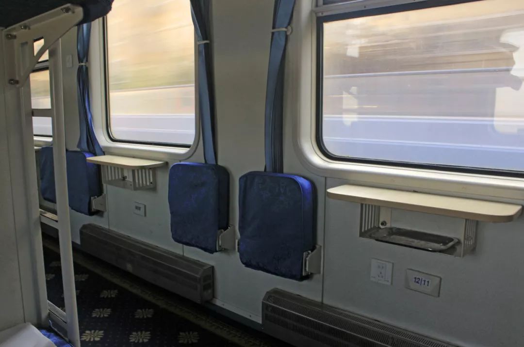 旅游列车豪华软卧,旅游硬卧还是软卧