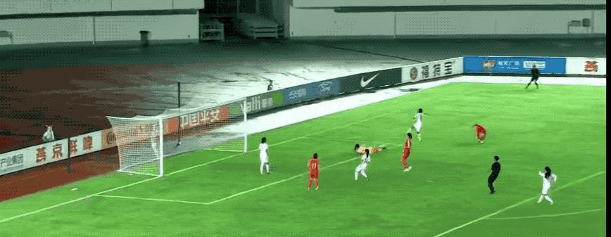 铿锵玫瑰,铿锵小玫瑰怒放绿茵场