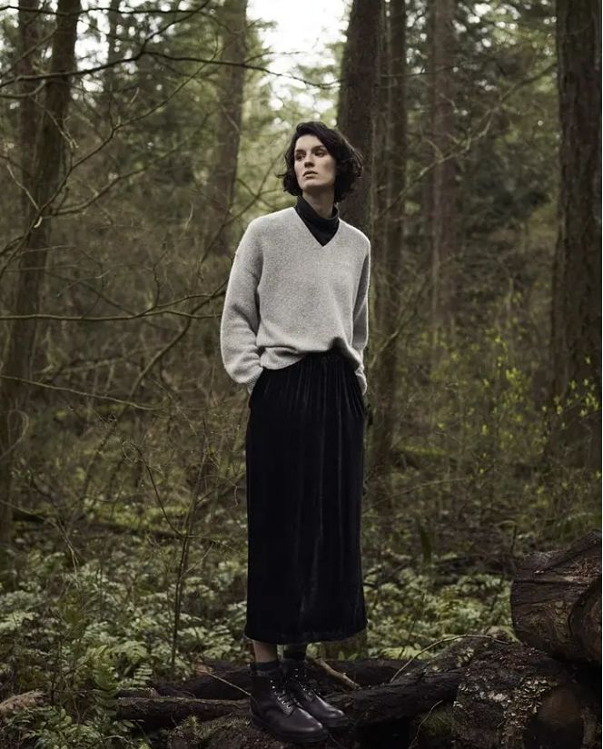 方领v领哪个更显瘦,超显瘦修身v领羊绒长款毛衣