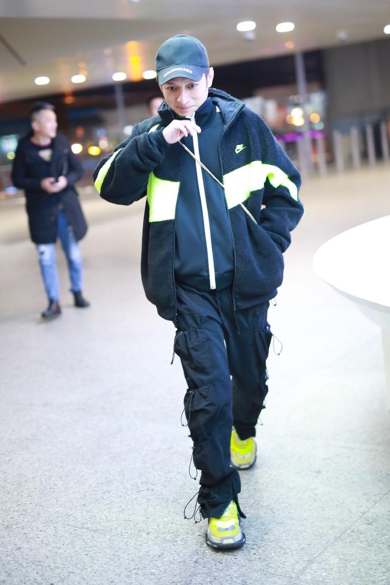 维嘉穿着条纹衣服,维嘉穿搭