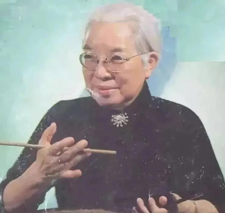 十位称为先生的女性,中国被尊称为先生的十位女性图片