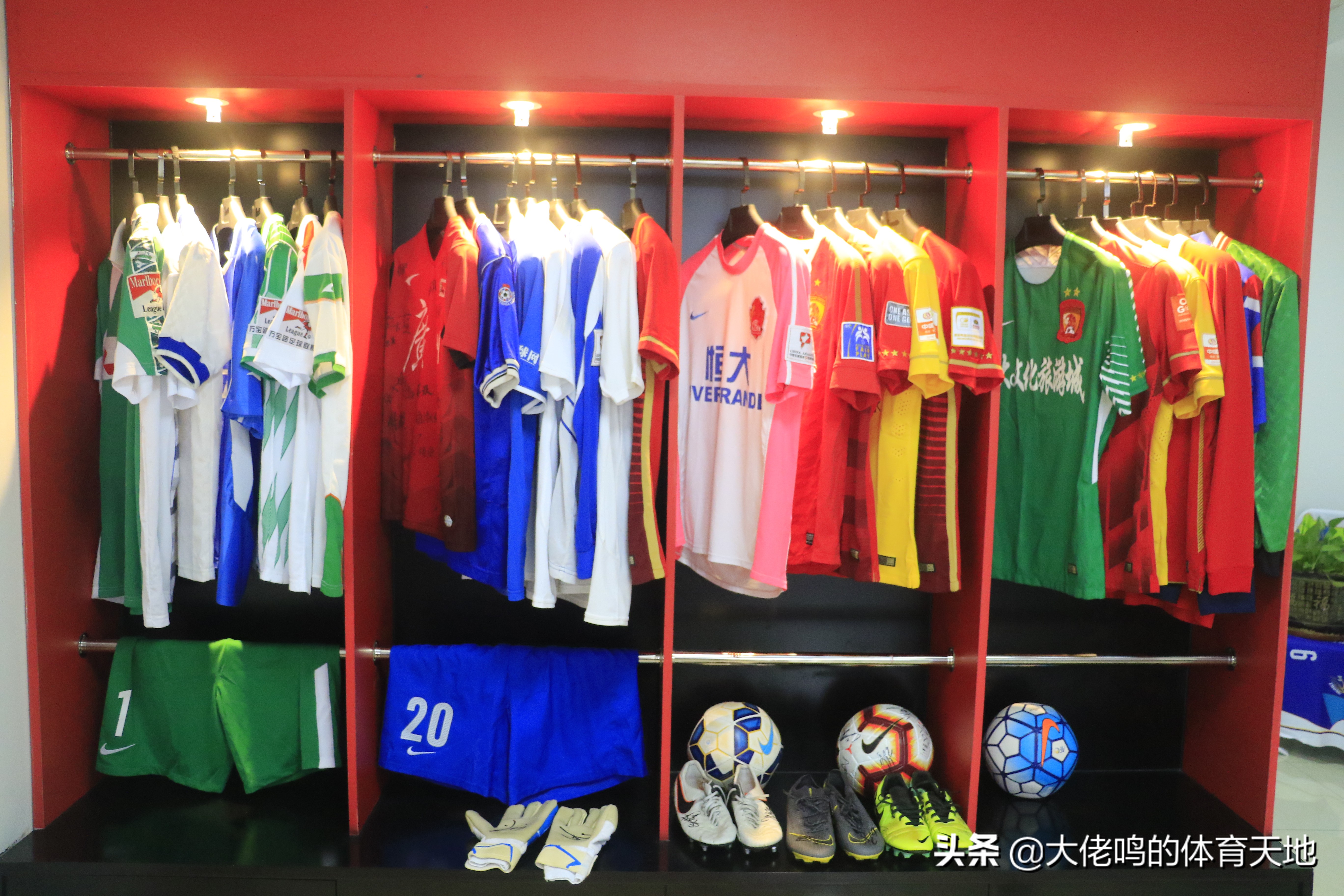 资深广州队收藏玩家测评：铁杆恒迷城哥的心得故事