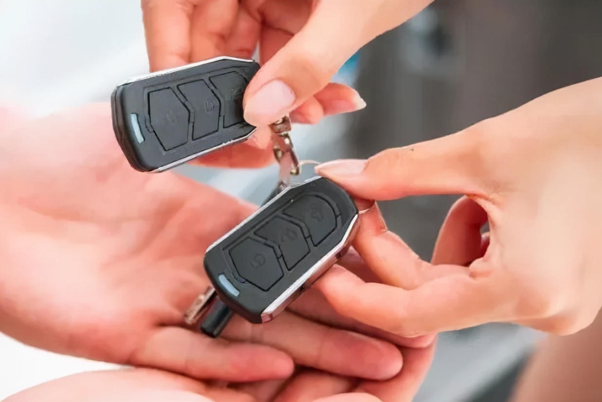 新大洲本田新s07和五羊本田ube对比,新大洲本田s08和五羊本田电动车