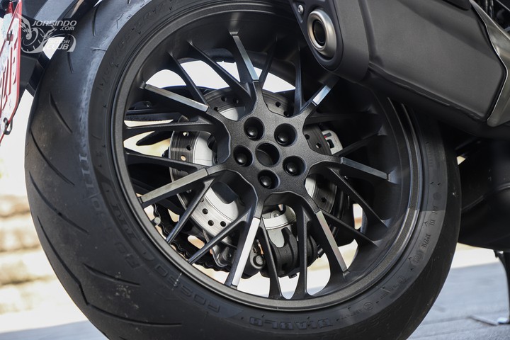 本田cbx1000摩托车试驾,试驾本田CB1000R