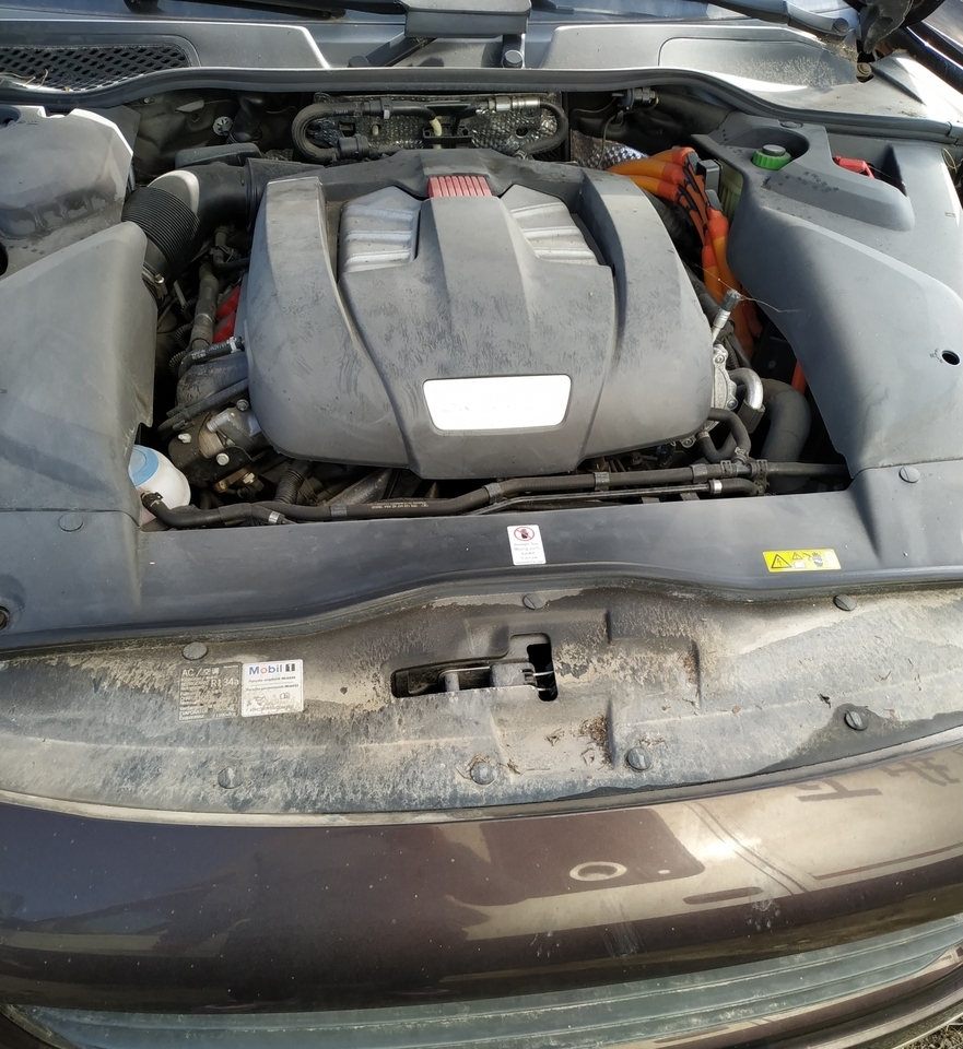 拍卖成功！福建省泉州市一辆车牌号为闽C895CU号保时捷卡宴越野车