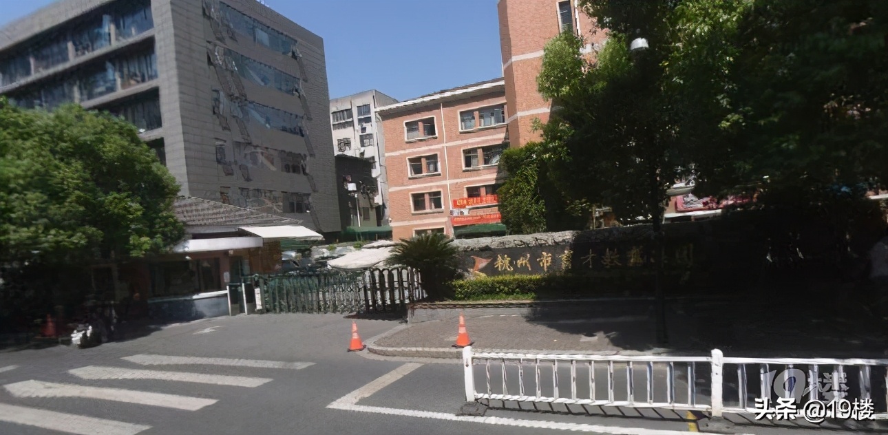 杭州育才小学排名第几,杭州育才中学哪几个班最好