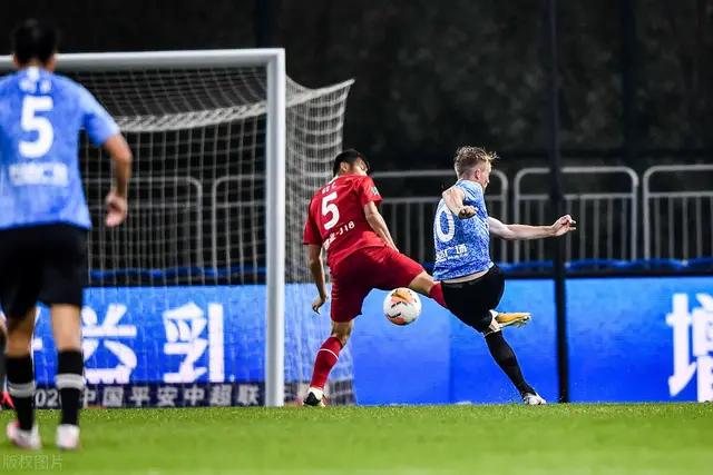 领先，但赢不下比赛！贝尼特斯的青春风暴为何刮不起来？