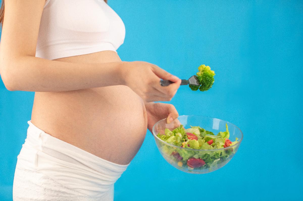 怀孕每天被饿醒,怀孕初期几周每天早上被饿醒