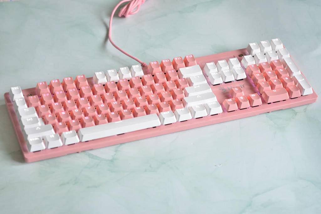 一款让女士心动的键盘,双飞燕f200q血手幽灵光轴机械键盘