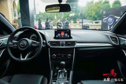 火拼轿跑SUV市场谁才是穿着AJ运动鞋“年轻潮人”？