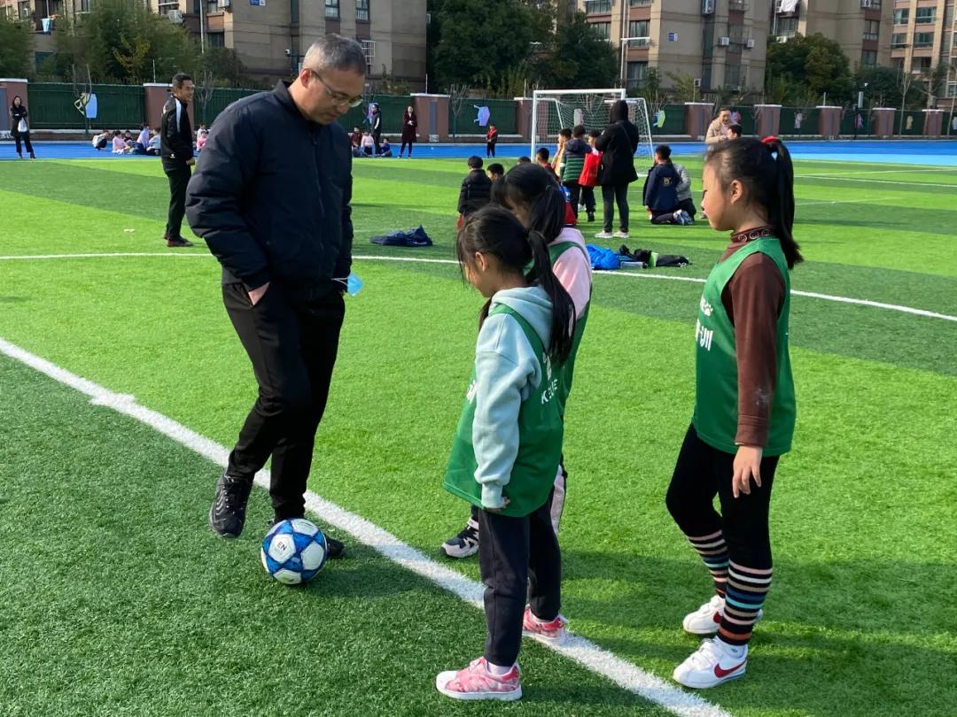 魅力足球绿荫筑梦,魅力足球伴我成长