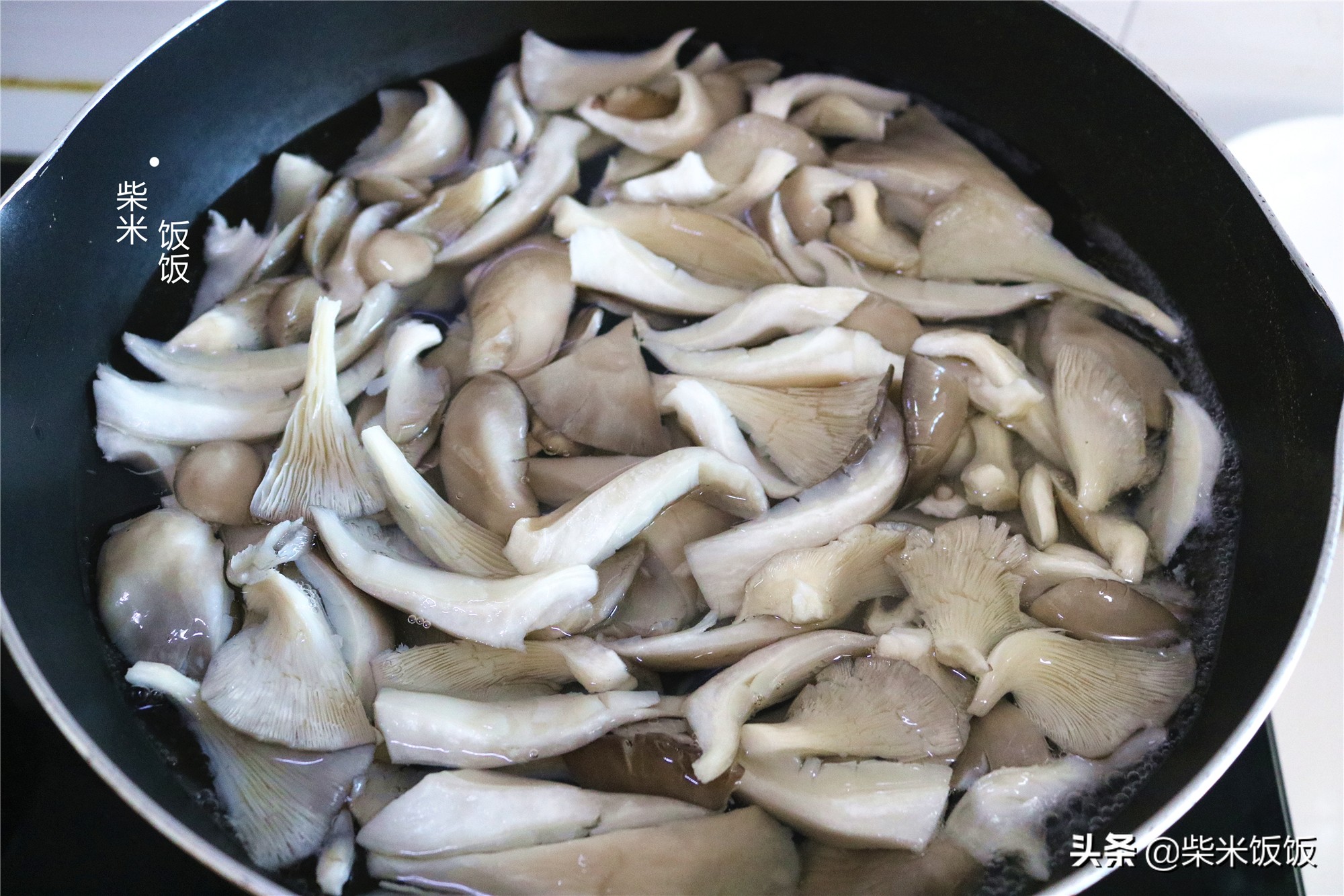 蘑菇的神仙用法,蘑菇不炒着吃教你一个新吃法