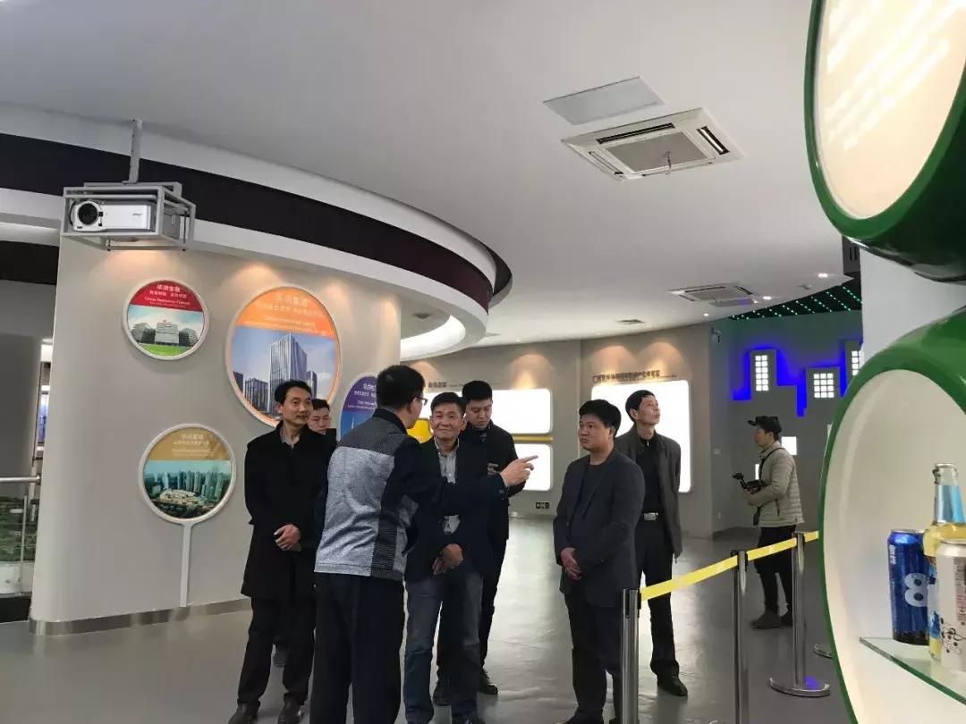 北新建材邱洪简介,北新建材邱洪