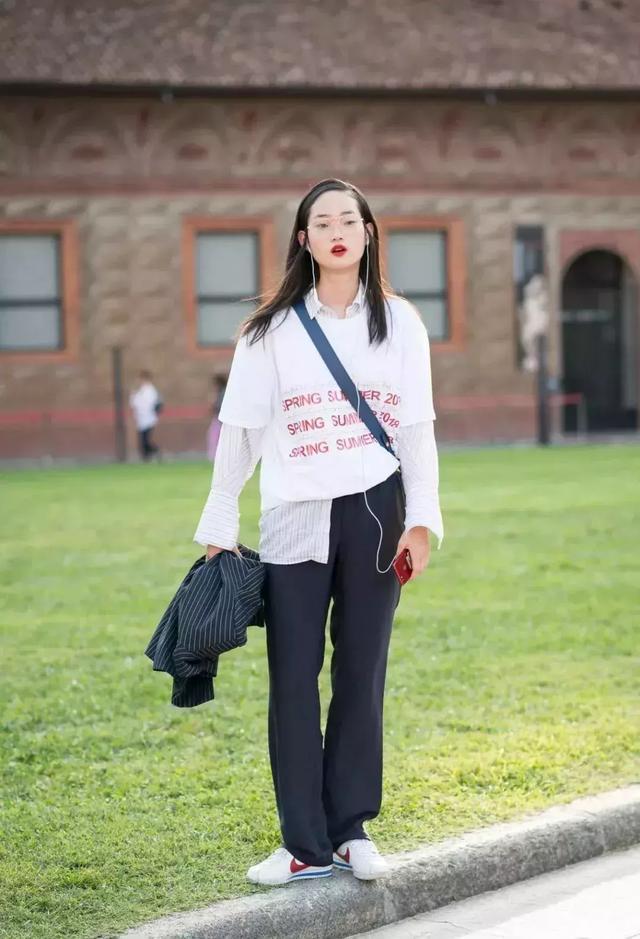 T恤的100种最新穿法，怎么遮肉怎么穿？