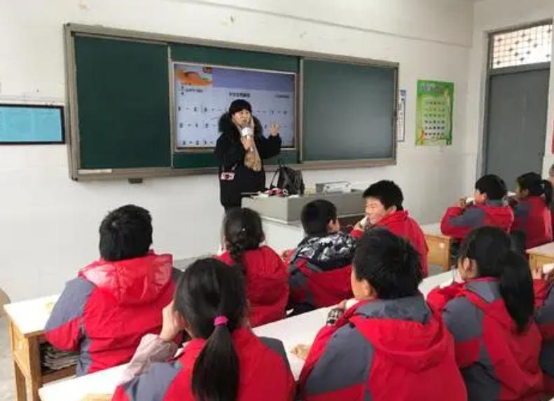 中学老师的工资一般都是多少,中小学老师的工资一般是多少