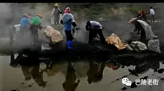 捡煤炭的孩子,捡煤渣的小孩图片