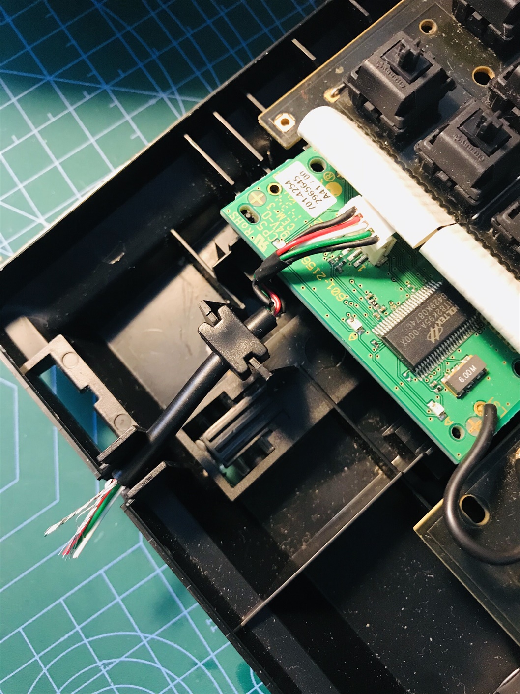 3494机械键盘,不到百元的青轴高颜值键盘