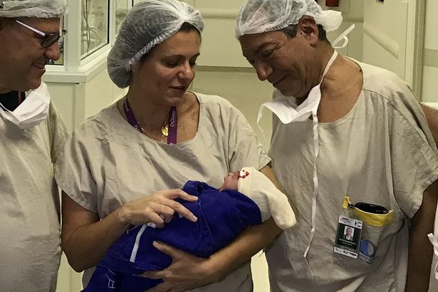 巴西女子生下五胞胎,巴西女子移植子宫生孩子