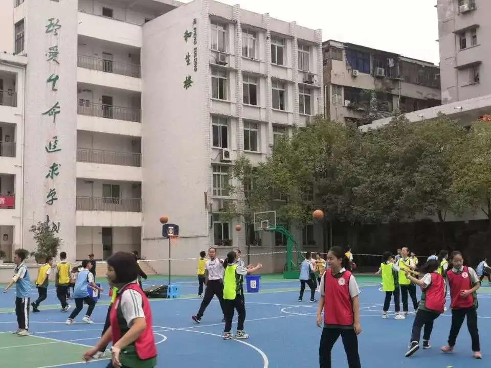 閲嶅簡甯傚崡鍗庝腑瀛﹀湪鍏ㄥ競鎺掑悕绗嚑,閲嶅簡鍗楀崕涓鍦ㄩ噸搴嗗競鎺掑悕绗嚑