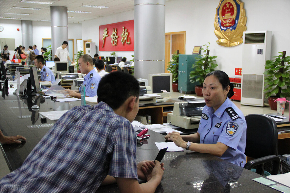 上牌服务费4s店索要合法吗,4s店上牌服务费该交吗