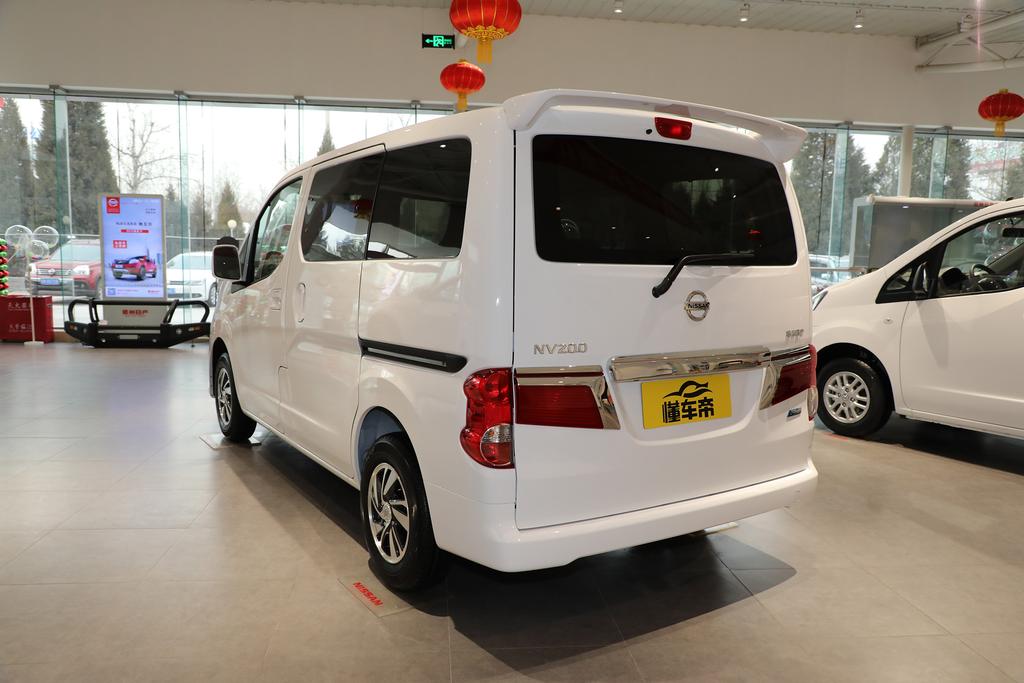 日产nv200测评视频,日产nv200通病与油耗