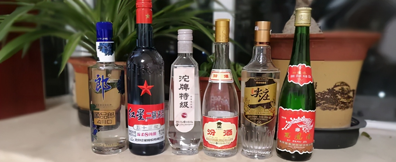 绿西凤和黄玻汾和蓝瓶红星二锅头,绿瓶西凤和玻瓶汾酒