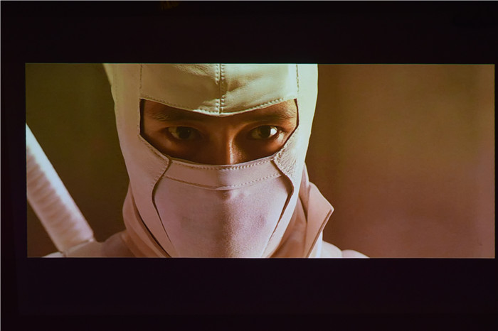 便携投影极米play超悦,极米play超悦版投影感觉有点歪