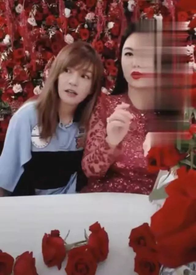 赵薇抖音上直播卖货,赵薇直播间卖奢侈品