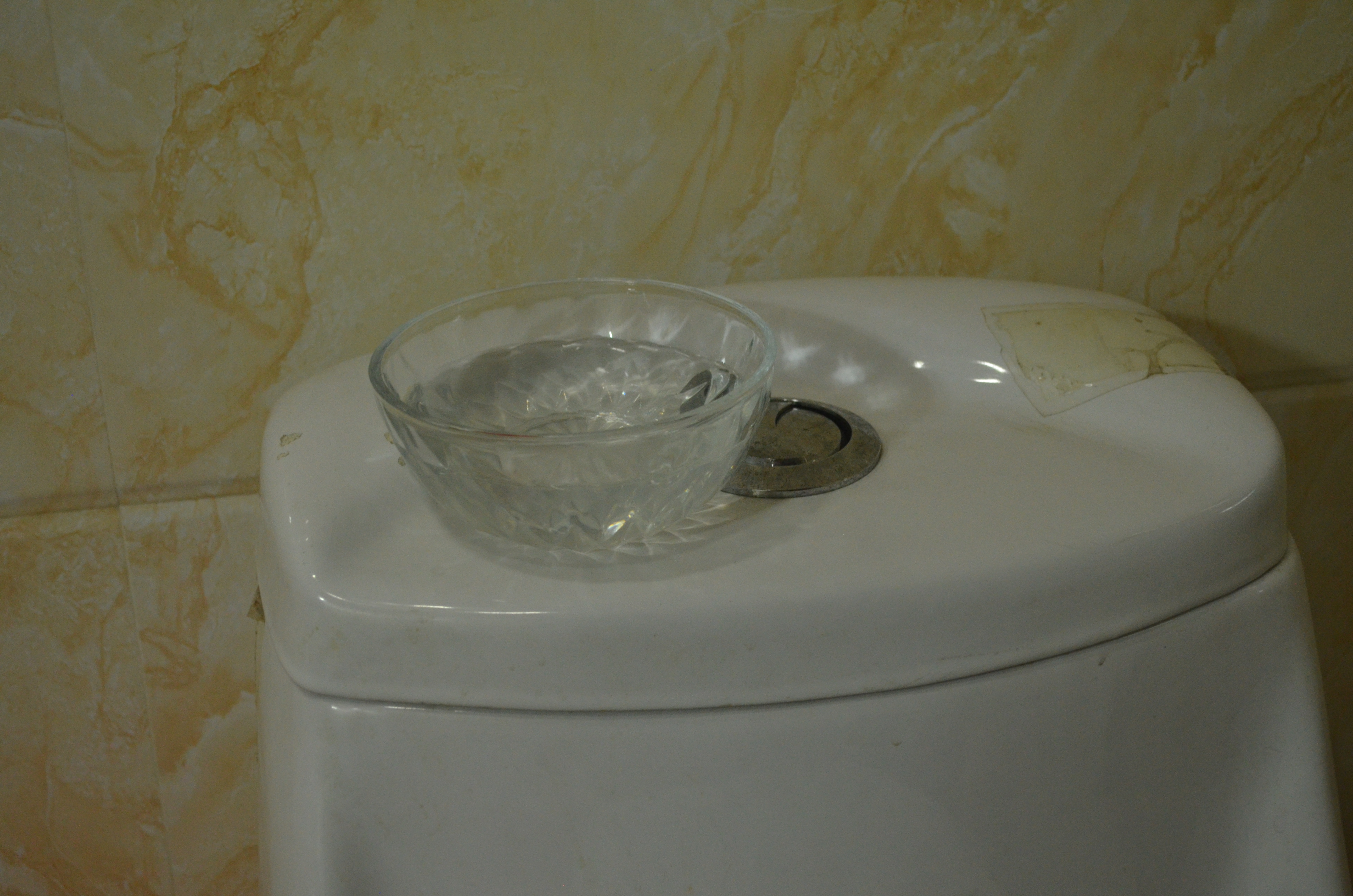 白醋配上花露水效果太神奇了,白醋加花露水怎么兑有什么作用