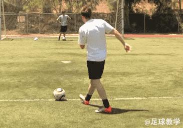 弧线球怎么才能踢出球速,如何拉出弧圈球