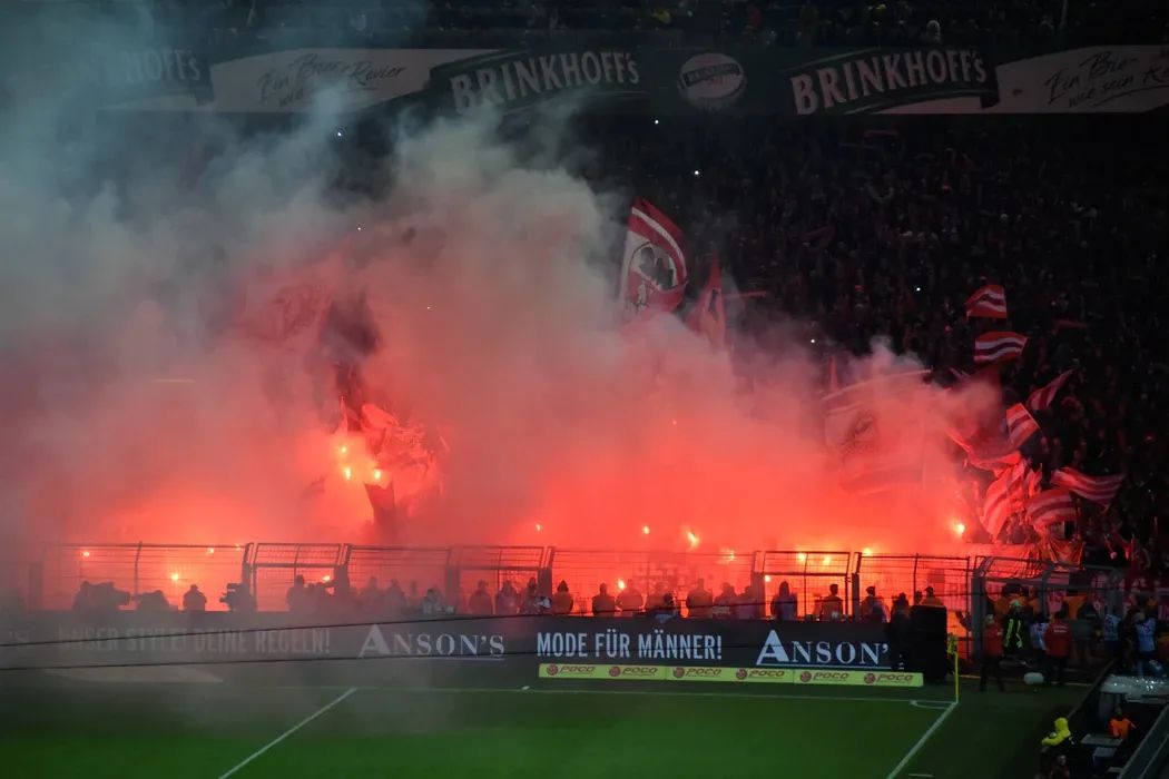 这一天，球迷失去了他们的俱乐部