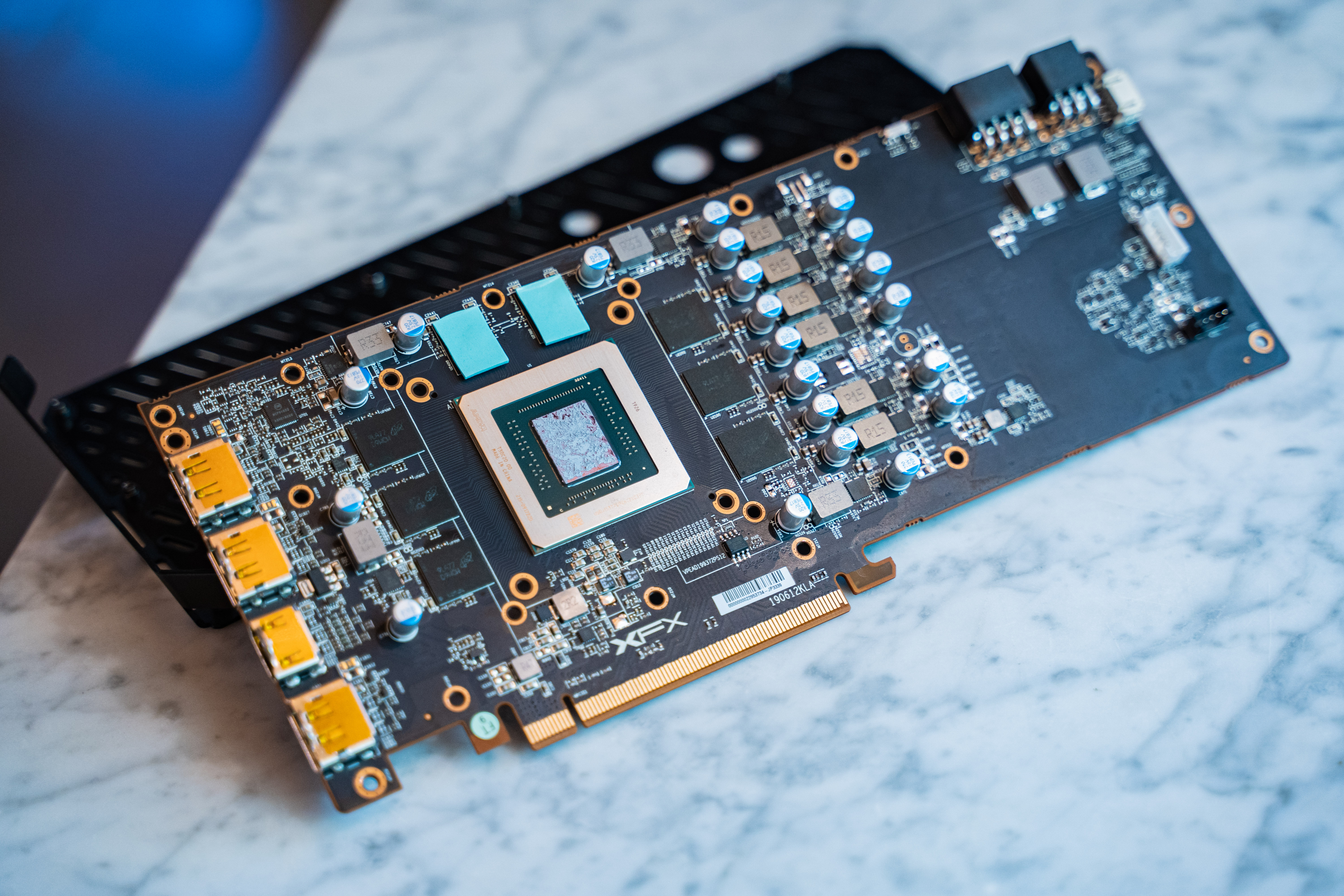 讯景xfxrx5908g黑狼版,xfx讯景rx5708g黑狼版