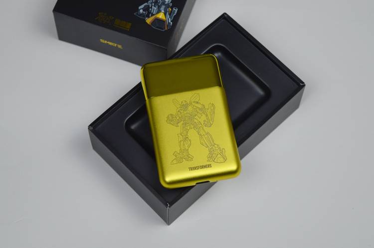 趣味横生，情怀翻涌：须眉变形金刚定制款剃须刀开箱体验