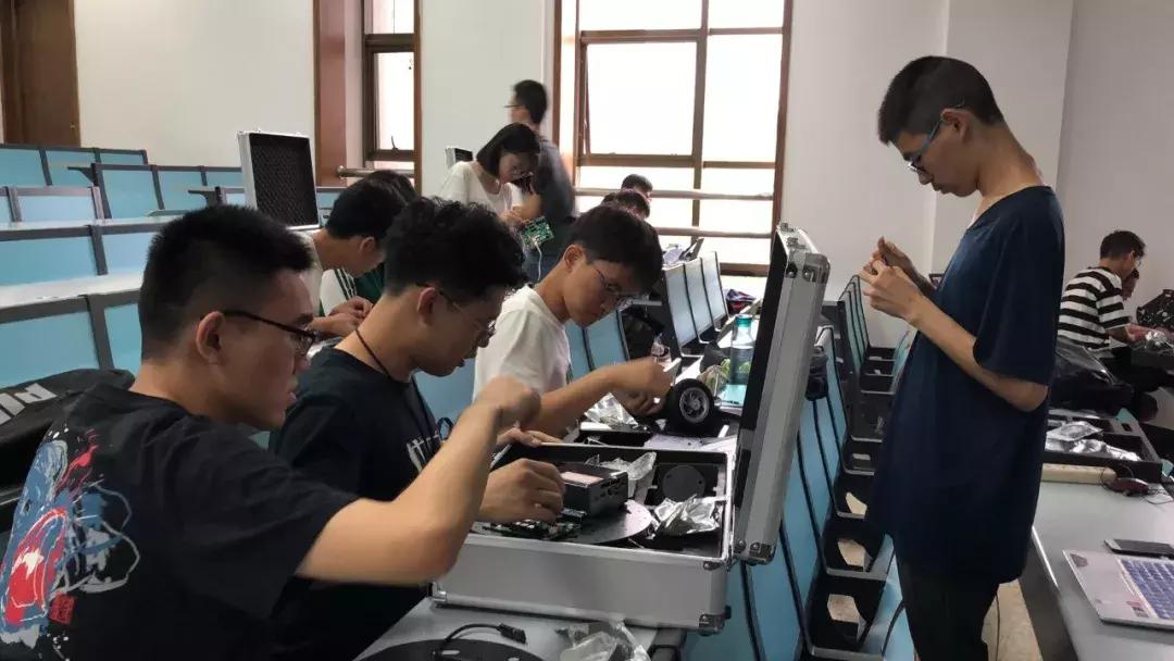 携手乐博士（中国）助力陕西人工智能教育