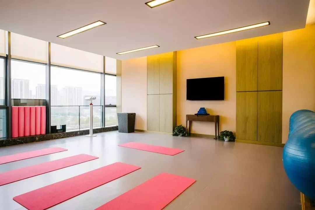 享受睡在床上看海,躺在床上看海的海景房