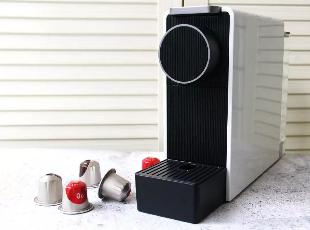 今天开箱一款便携胶囊咖啡机,mini胶囊咖啡机便携