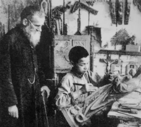 第一个中国传教士,传教士在历史上的地位