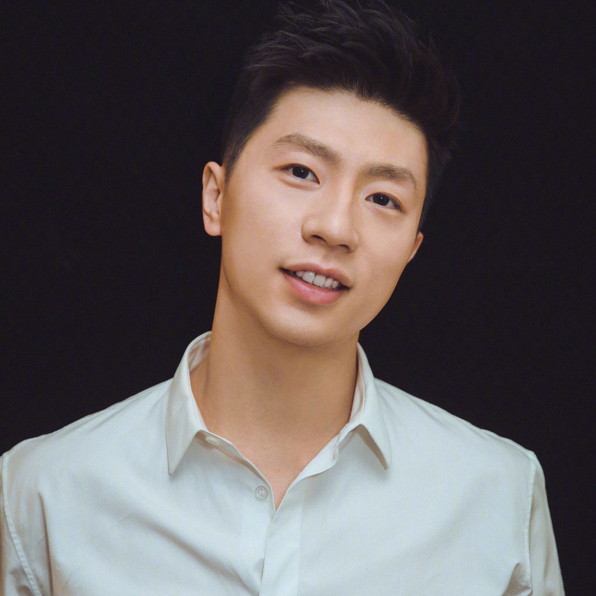 马龙微博官宣夏露,中国女排主教练马龙为何娶了夏露