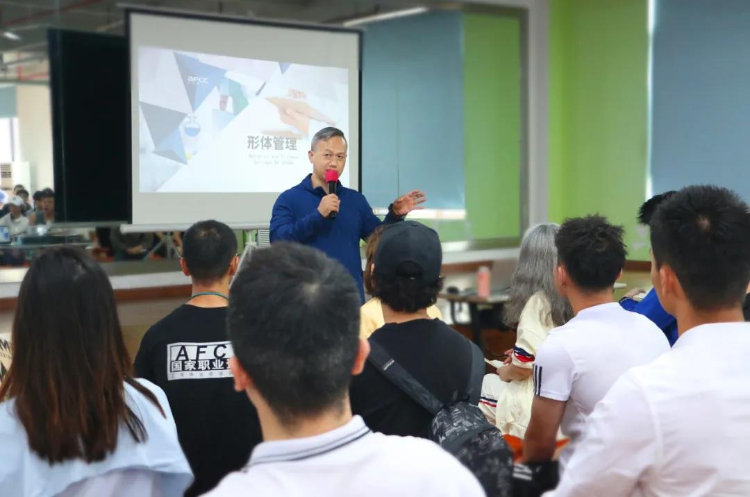 私教核*器武**，让体态雕塑开启你的开挂人生