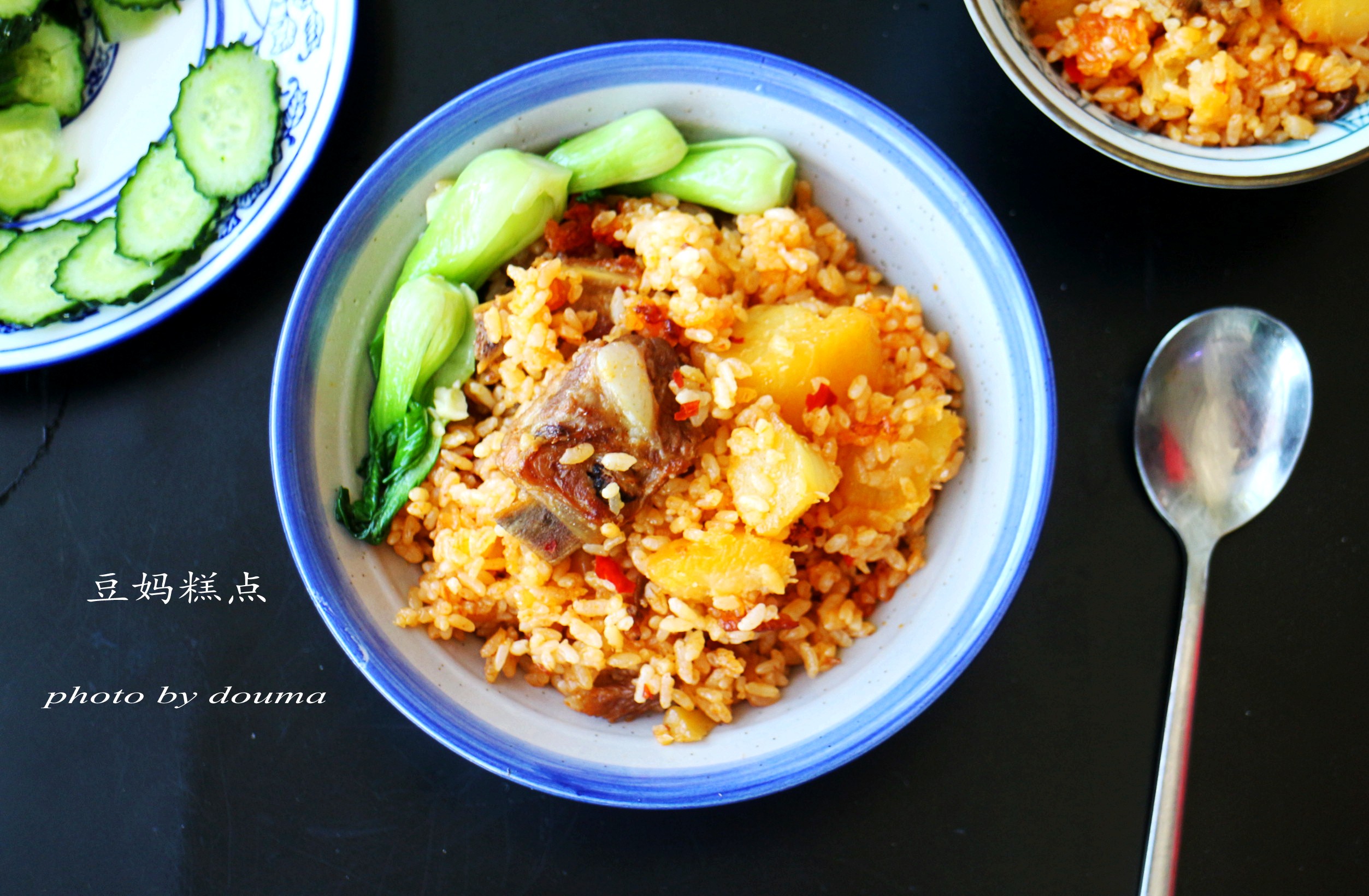 电饭煲焖饭菜饭一起做,电饭煲怎么做最好吃最简单