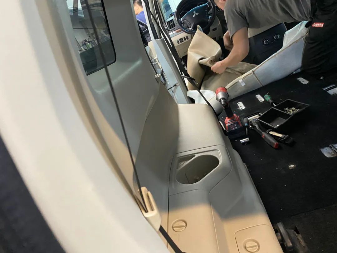 老车修复：翻新一辆破旧不堪的帕杰罗V93，还想再战十年工地