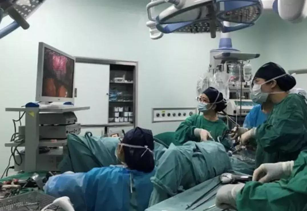 16岁女孩跑步后卵巢破裂！经期运动要注意