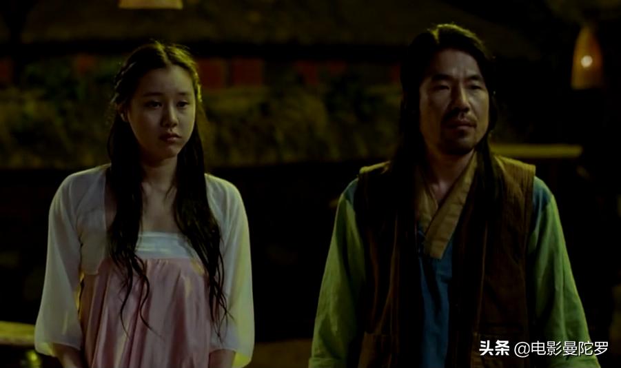 小伙喝了山里的神秘药酒,村民给小伙子喝了神奇的药酒