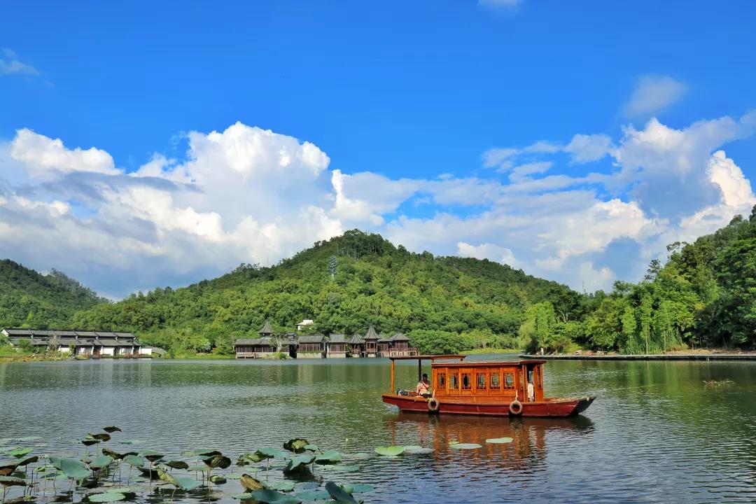 惠州宝藏级的度假村，水墨宋朝园林，乘船入住，瀑布，稻田，泳池